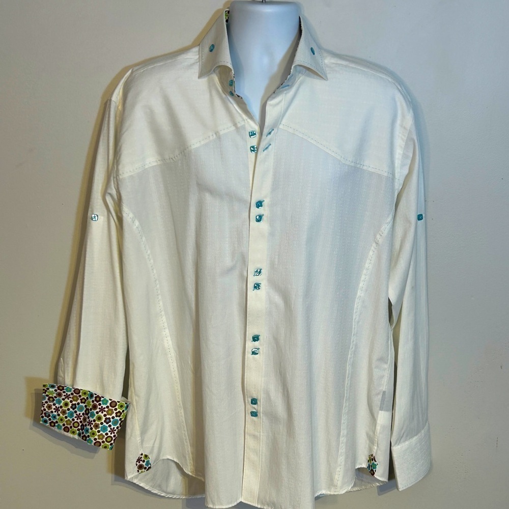 Mens shirt with blue bottons and floral detail XXL